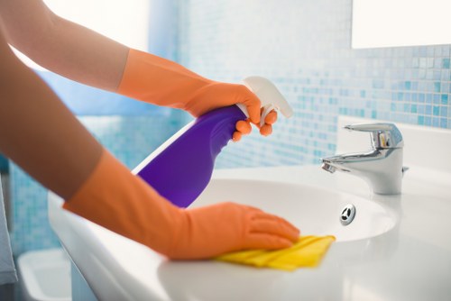 Risk assessment and safe planning before carpet cleaning work